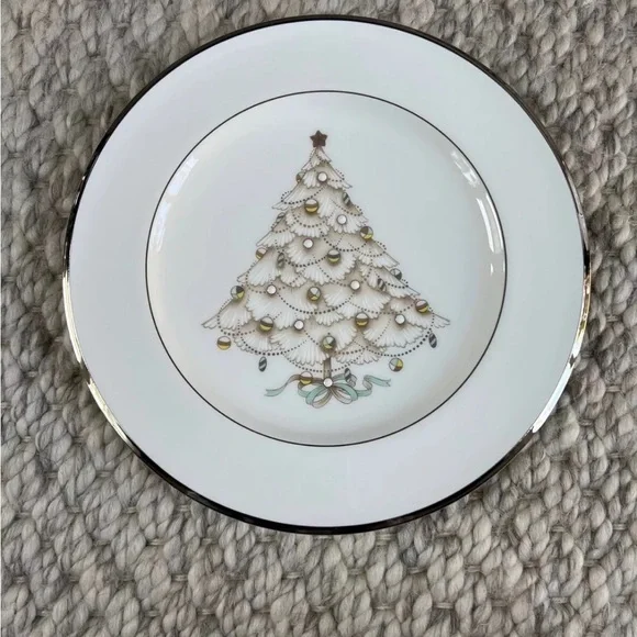 Set of 4 $280 Noritake Bone China Palace Christmas Platinum 4781 salad plates - Picture 9 of 10